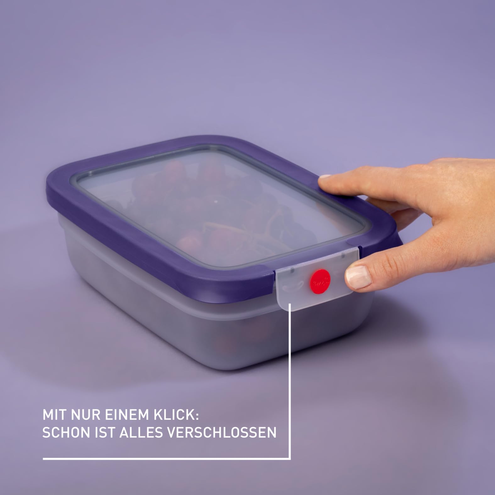 EMSA oneClick Frischhaltedose, verschlossen mit nur 1 x Klick, Lebensmittel 2 x länger frisch, 100% dicht, Made in Germany, 1,2L, gefrier-, mikrowellen- und spülmaschinengeeignet, violett, N1210900 2