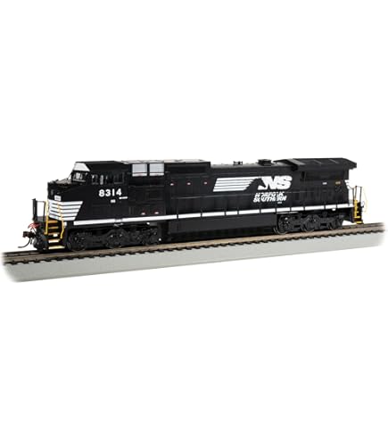 Amazon.com: Bachmann Trains - Dash 8-40CW - TCS DCC Sound