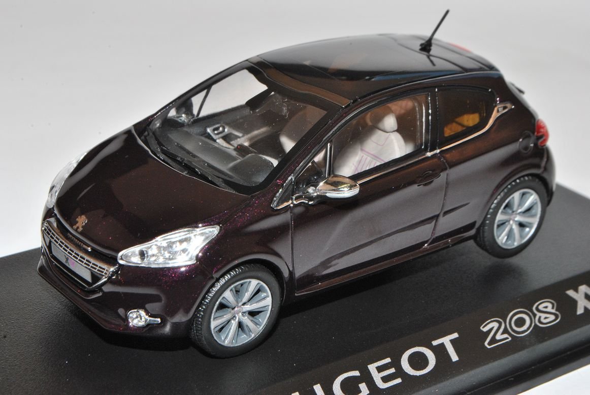 Norev Peugeot 8 3 Turer Violett Schwarz Ab 12 1 43 Modell Auto Mit Individiuellem Wunschkennzeichen