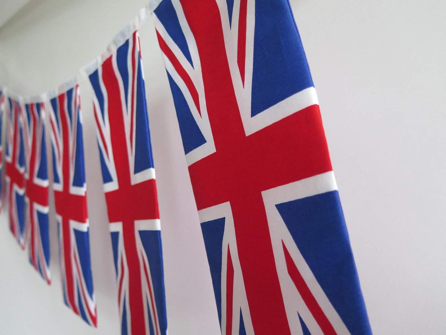 Fabric Union Jack Bunting Flags 10M/ 33ft Long with 30 UK Flags British Banners Party Decor United Kingdom Full Flag Patriotic Themed Bunting for UK National Royal Queens 90th Street Party Decoration - Image 5