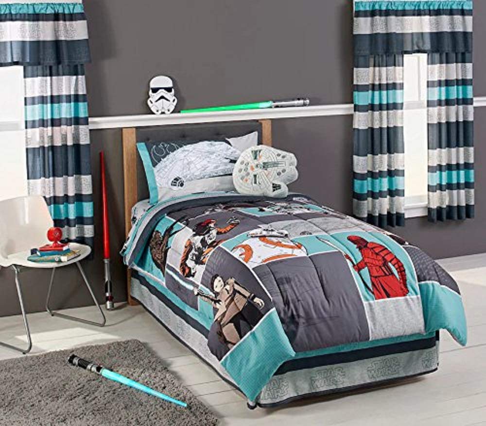 Star Wars: Episode VIII The Last Jedi Reversible Comforter & Sheet Set (Twin)