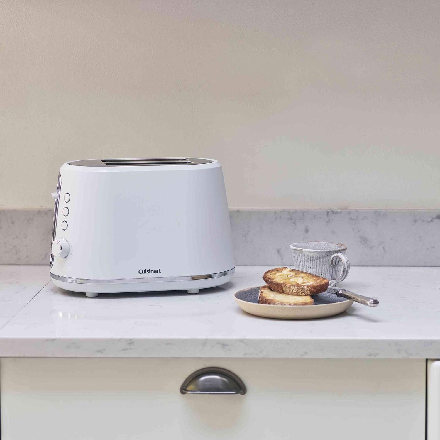 Cuisinart 2 slice toaster, Extra-deep, extra-wide slots, ideal for thick bread and bagels High lift lever - Image 3