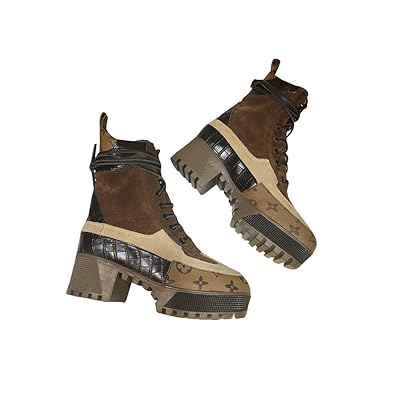 laureate platform desert boot review