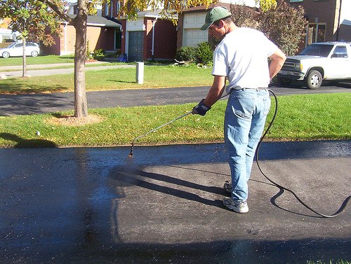 Driveway sealing training image