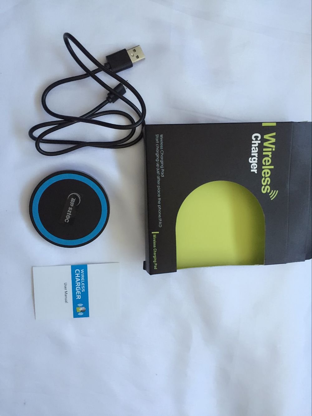 Wireless Charger,UPsztec Qi Wireless Charging Pad for Galaxy S7,Galaxy S7 edge, Galaxy S6,Note 5 ,S6 Edge+,S6 Edge, Nexus 4/5/6 and All Qi-Enabled Devices(black-blue)