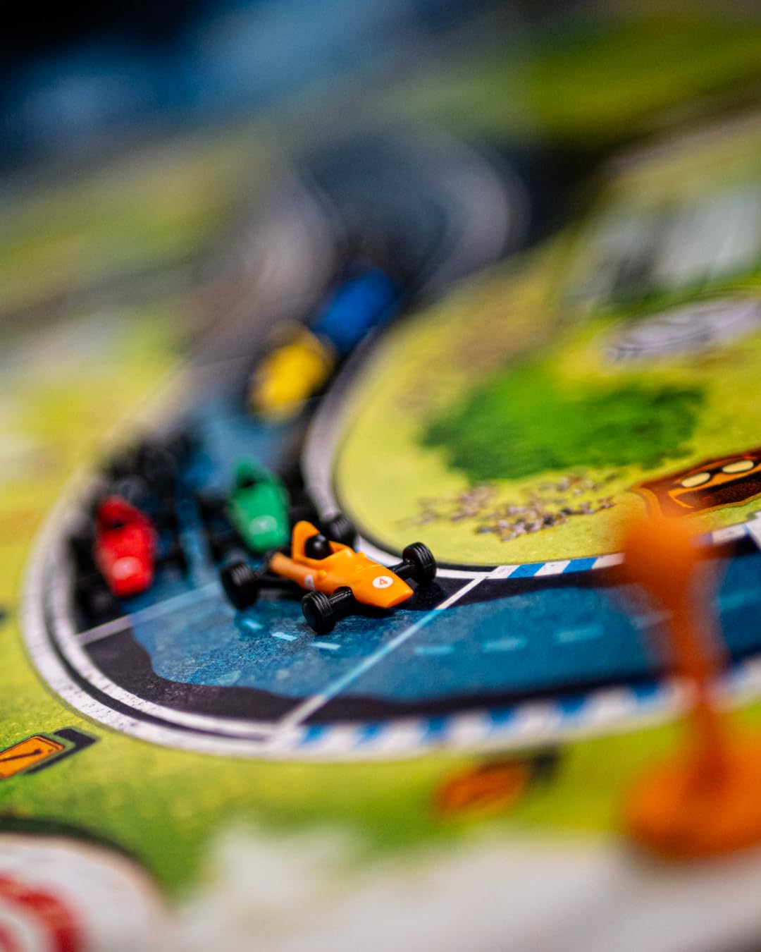 Asmodee Heat: Heavy Rain Board Game Expansion - New Japan & Mexico Tracks, Intense Car Racing Strategy Game, Fun Family Game for Kids & Adults, Ages 10+, 1-7 Players, 60 Min Playtime