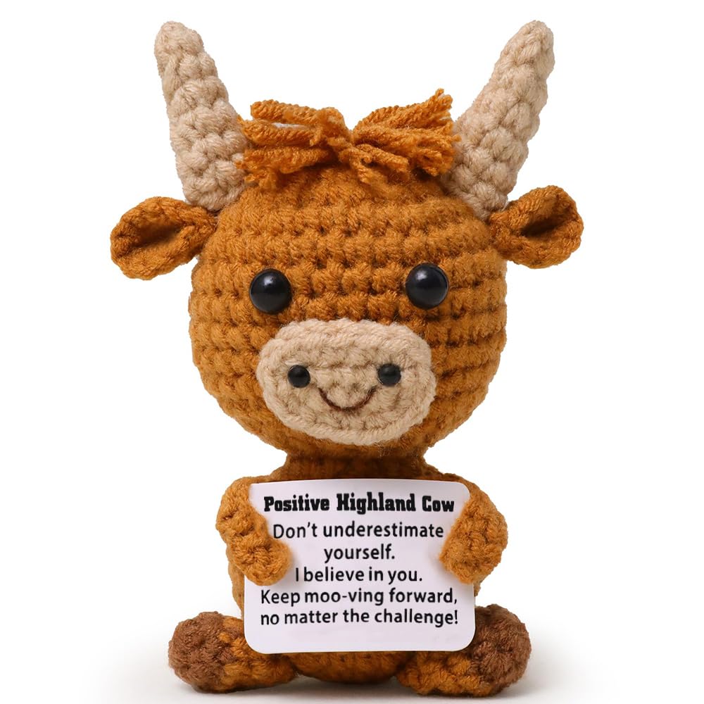 NANYUAYA Highland Cow Gifts for Women Positive Crochet Animals with Positive Affirmation Cards Highland Cow Crochet Knitted Doll Emotional Support Gift Scottish Cheer Up Gifts for Friends