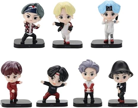 Amazon Co Jp 防弾少年団ケーキシルクハットキャラクターおもちゃ7個 漫画の人形の装飾子供のおもちゃ 宇宙カプセルのおもちゃ D ホーム キッチン