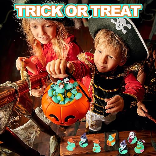 SCIONE 24 Pack Halloween Rubber Duck Party Favors，2 Inch Halloween Glow