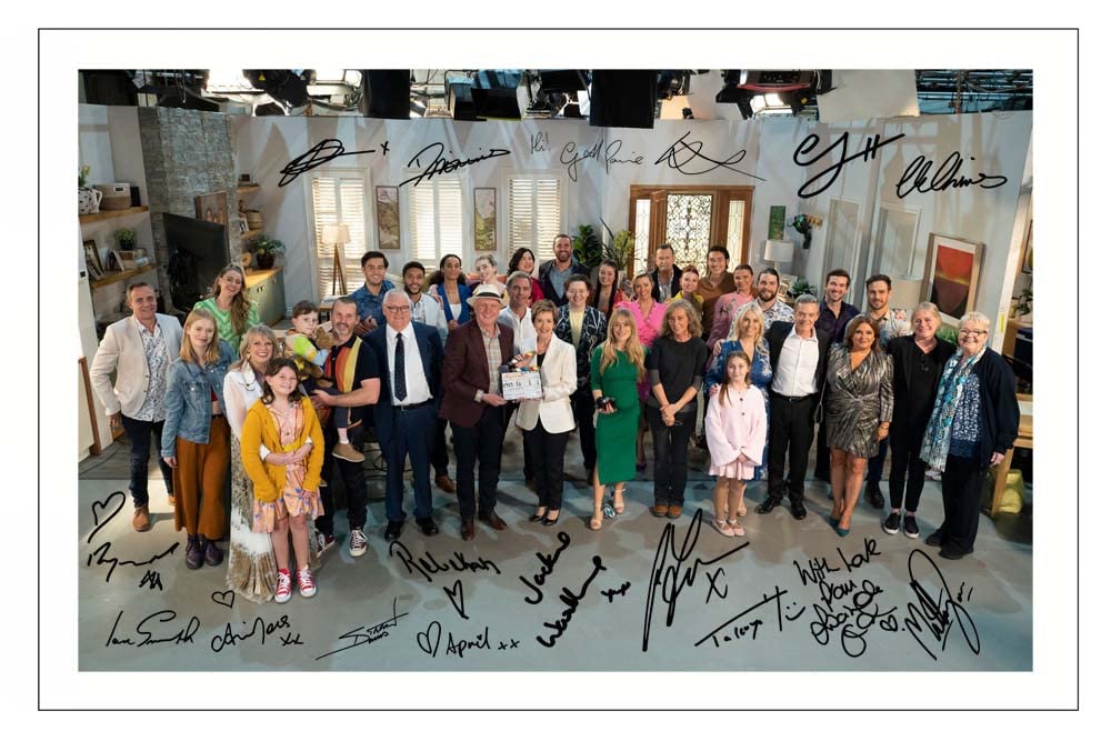 Neighbours 2022 Final Cast Group Multi Signed Autograph Photo Gift Artwork, Wall Art, 12x8 Inches 304.8 mm x 203.2 mm