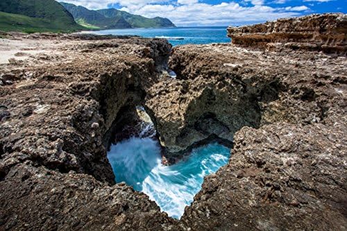 Heart shaped tidal pool on the west side of Oahu, Hawaii