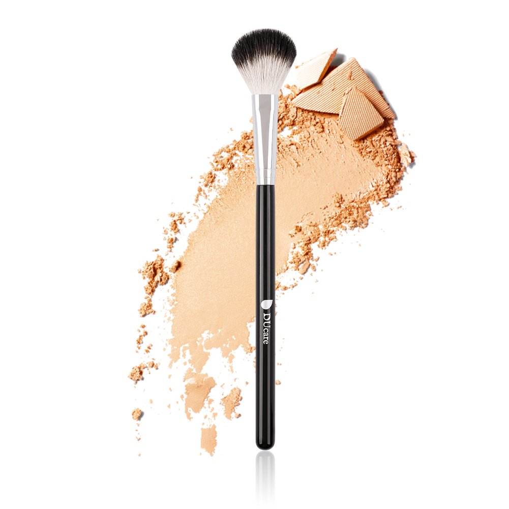 DUcare Highlighter Brush Makeup Brushes Fan Blending Eyeshadow Contouring Blush Brush Natural Goat Hair Cosmetic Tool, 1Pcs Silvery&Black: Beauty
