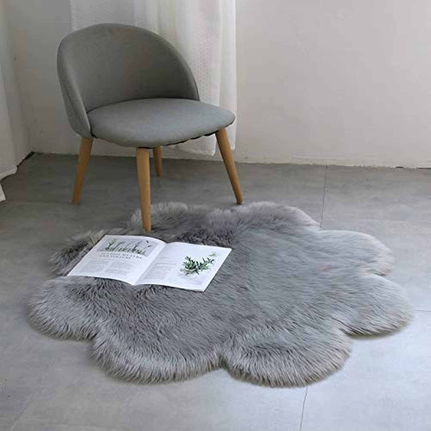 QINGLOU Faux Fur Sheepskin Style Rug Faux Fleece Chair Cover Seat Pad Soft Fluffy Shaggy Area Rugs For Living Room Bedroom Sofa Floor Rugs (Gray, 90 x 90cm)