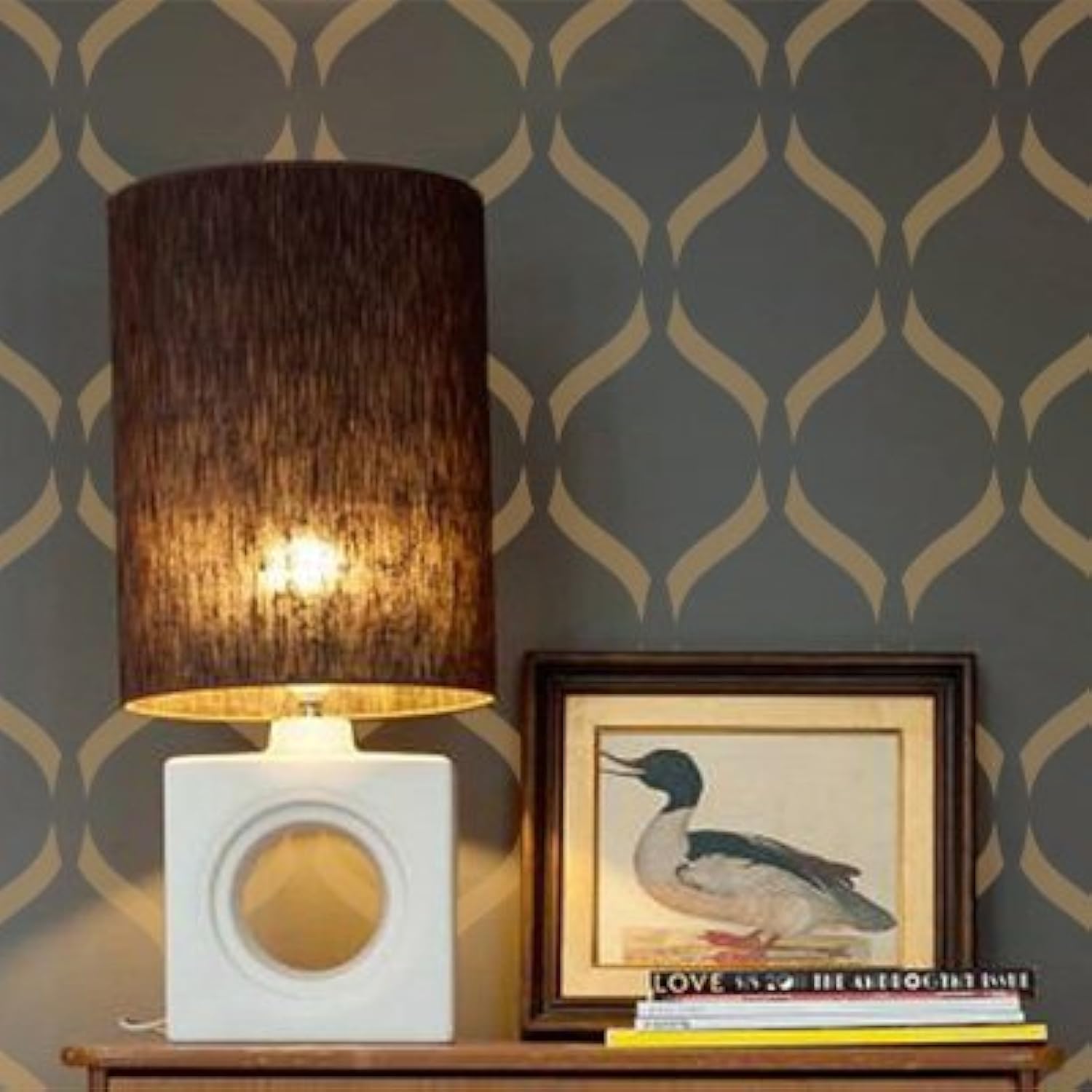 Stencil Wall Geometrico 015 Waves Lindas. Approximate size: Exterior of Stencil: 50 x 50 cm (19,7 x 19,7 inch) Measurement of Design: 48 x 48 cm (18,9 x 18,9 inch) Measure of the figure 1: 15,2 x 23,5 cm (6 x 9,3 inch)