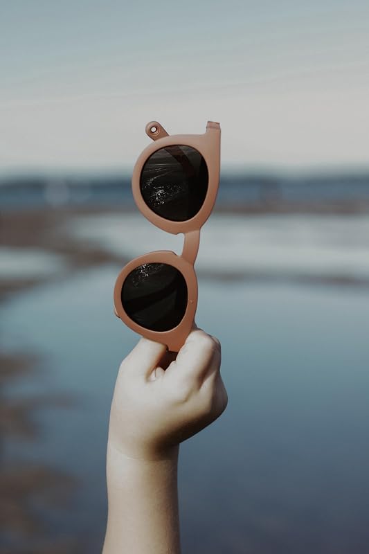 , Occhiali Da Sole Per Bambini 4-6 Anni, Protezione 100% UV - CAT 3, Protezione Laterale, Comfort Ottimale, Aste Regolabili A 360°, Adattabili Alla Vista, Collezione Retro, Sunshine Terracotta