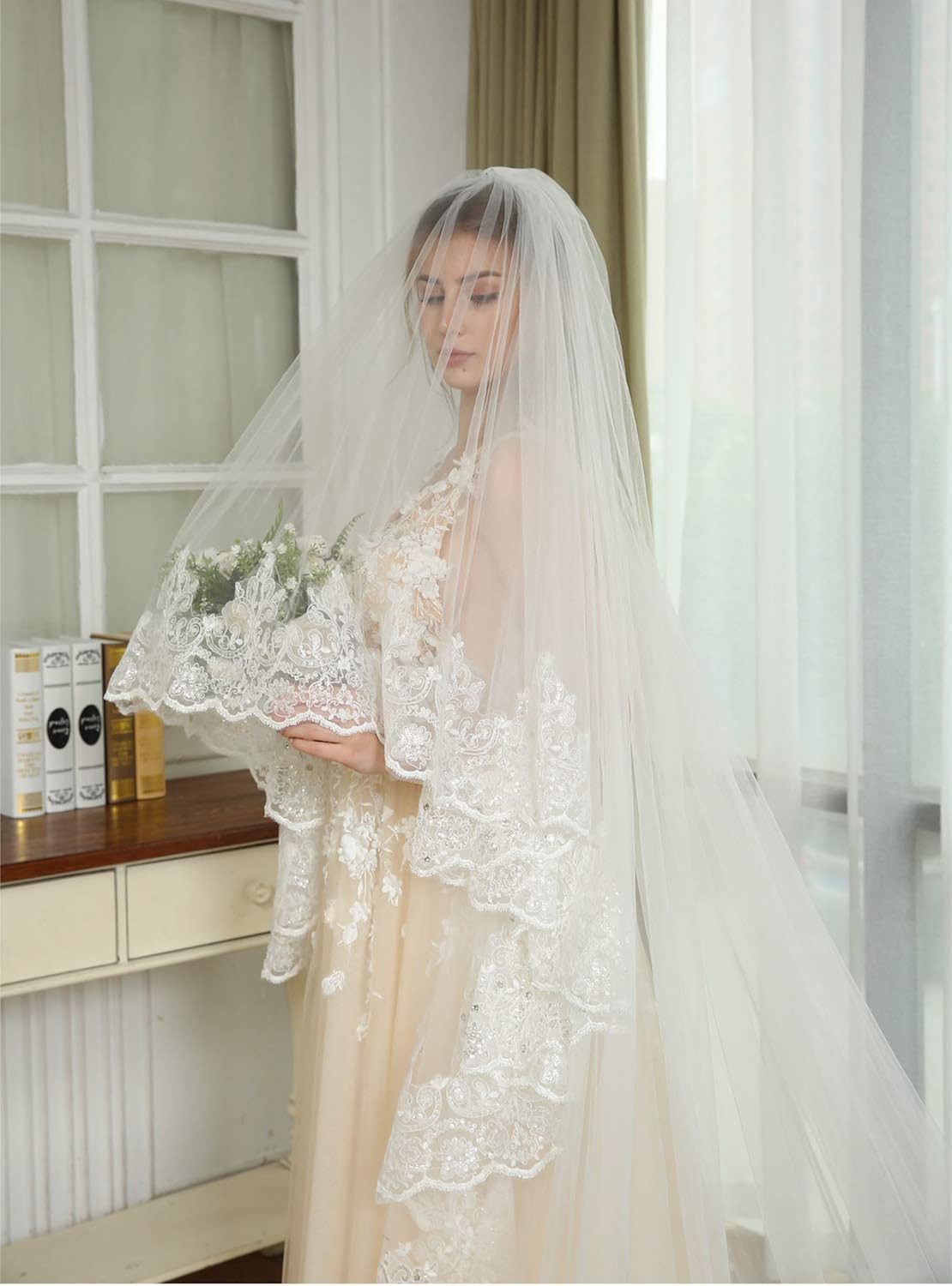Amazon Everydress ウエディングベール ロングベール 花嫁ベール アップリケ ブライダルベール 結婚式 コーム付き 二層 レース イブニングドレス 通販