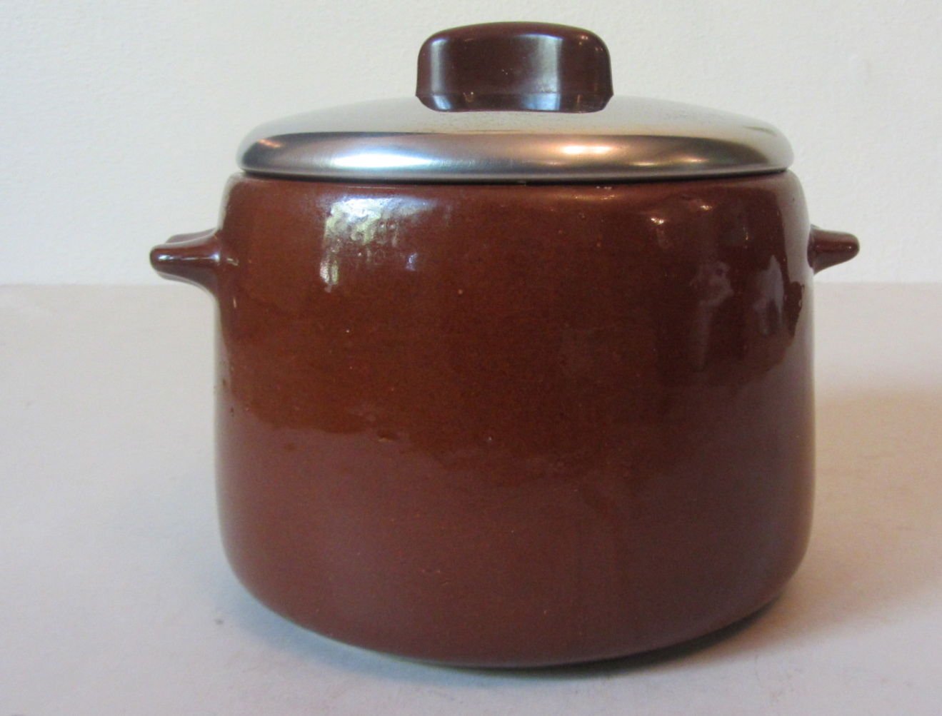 Amazon.com: West Bend Vintage Brown Glaze Ceramic Crock Bean Pot Slow  Cooker w/ Lid: Kitchen & Dining