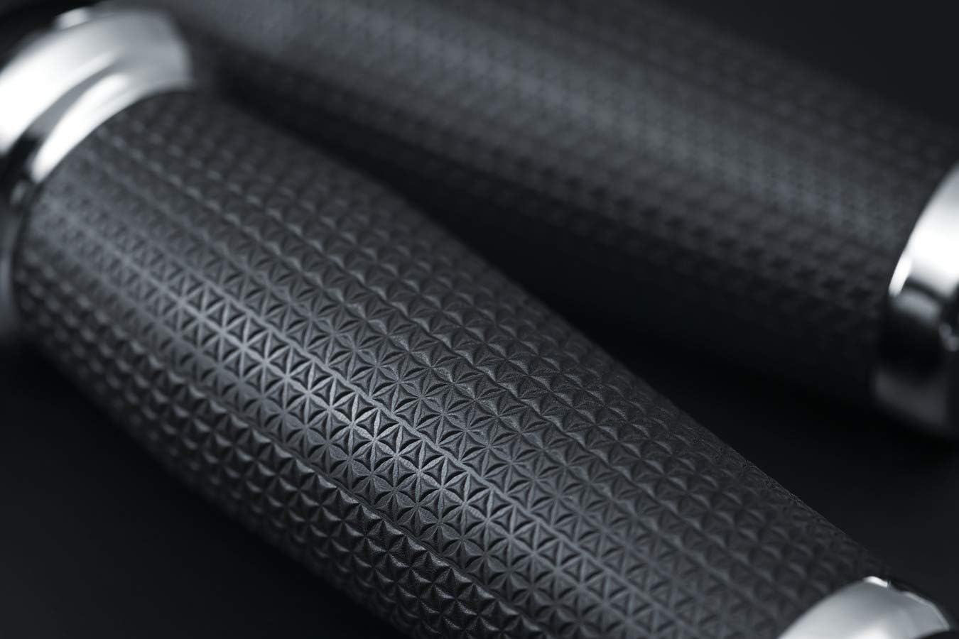 Kuryakyn 5944 Thresher Handlebar Grips for Throttle and Clutch: 2014-17 Indian Motorcycles, Chrome, 1 Pair