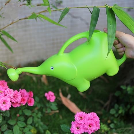 Amazon 複数の肉の植え付けツールの象の水遣り漫画の水遣りの散水散弾耐性の取り外し可能な給水プラスチックケトルの園芸 じょうろ