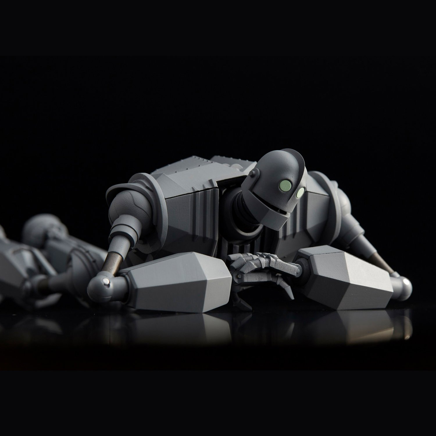 RIOBOT アイアン・ジャイアント バトルモード 1/80スケール 新品未開封 Amazon.co.jp: RIOBOT アイアン・ジャイアント バトルモード 1