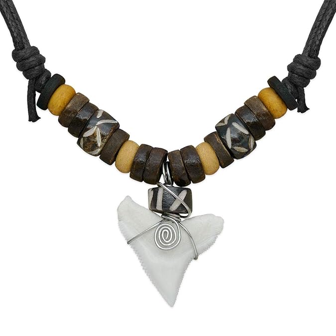 Soul-Cats® Eine verstellbare Kette mit Anhänger Zahn Haizahn Ethno Leder Surfer Shark Ethno