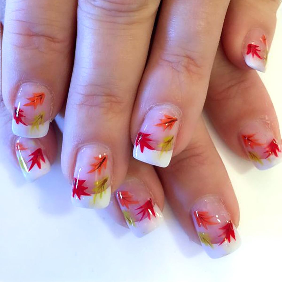 Fall Short Square French Tip Press on Nails with Leaves Design,Glossy Maple Leaf False Nails Glue on Nails,Autumn Winter Manicure Art Acrylic White Stick on Nails Fake Nail Tips for Women Thanksgiving