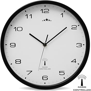 Amazon De Monzana Wanduhr Funk O 31 Cm Gross Schwarz Weiss Automatische Zeitumstellung Gerauscharm