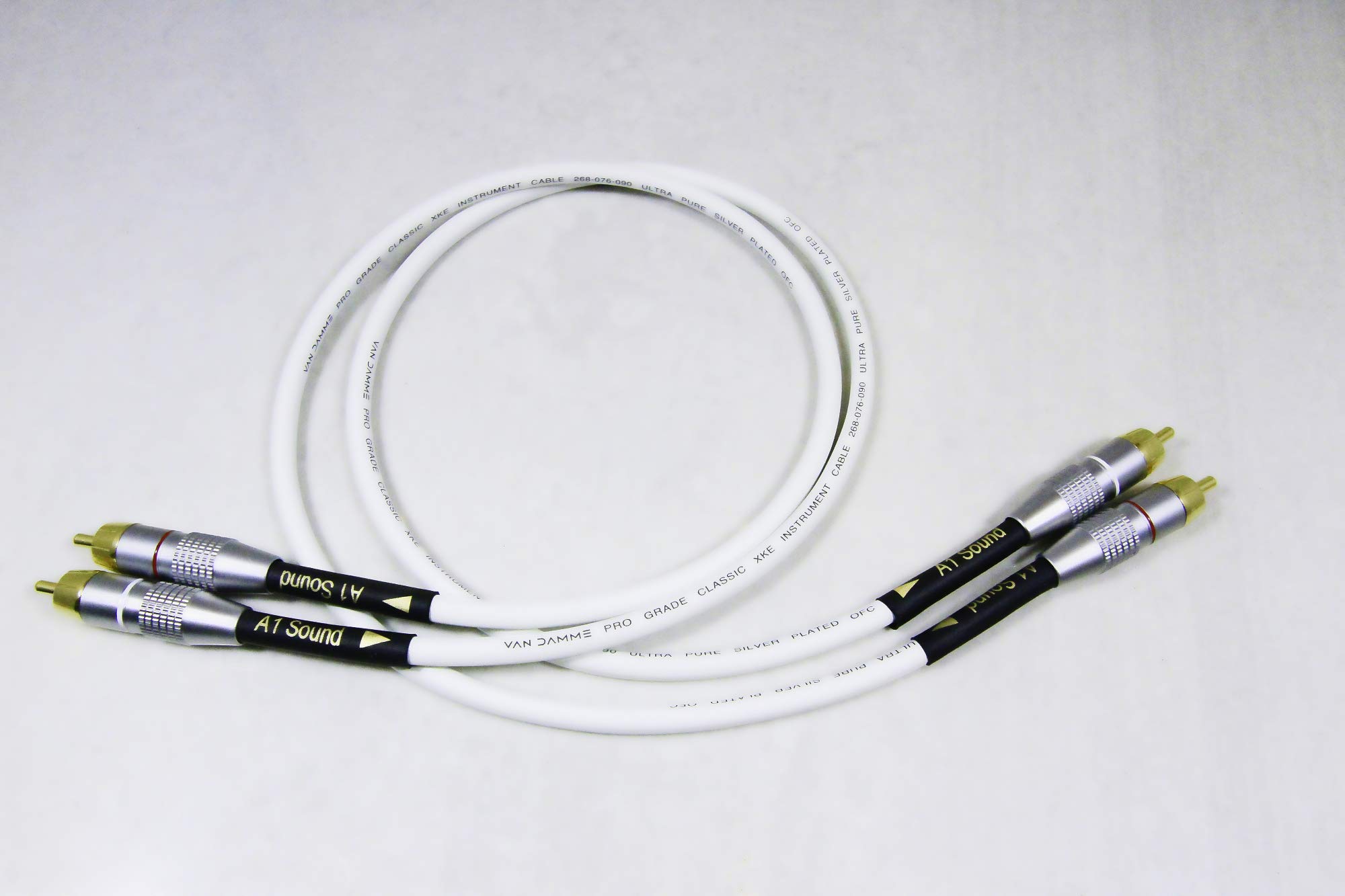 Van Damme White Ultra X Audio Analogue Interconnects 1 Metre Pair Terminated With Gold Plated RCA Phono Plugs