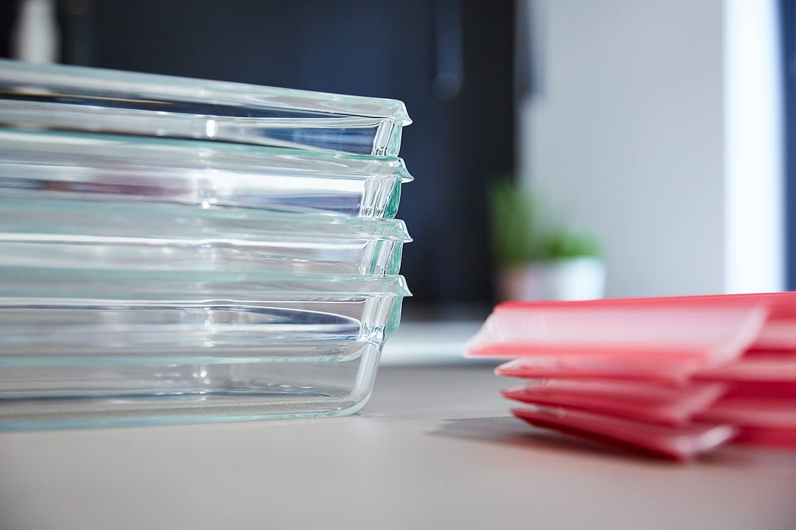 EMSA Clip & Close Glas Frischhaltedosen-Set, rechteckig, 0,45 u. 0,8 u. 2 L, 100 Prozent dicht, Glasbehälter spülmaschinen-, gefrier-, backofen-, mikrowellenfest, Rot, Transparent, N10509 4