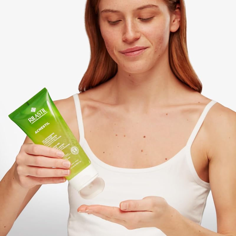 Acnestil Gel Detergente, Purificante e Riequilibrante per Pelli Miste, Grasse e con Tendenza Acneica, Confezione 200ml