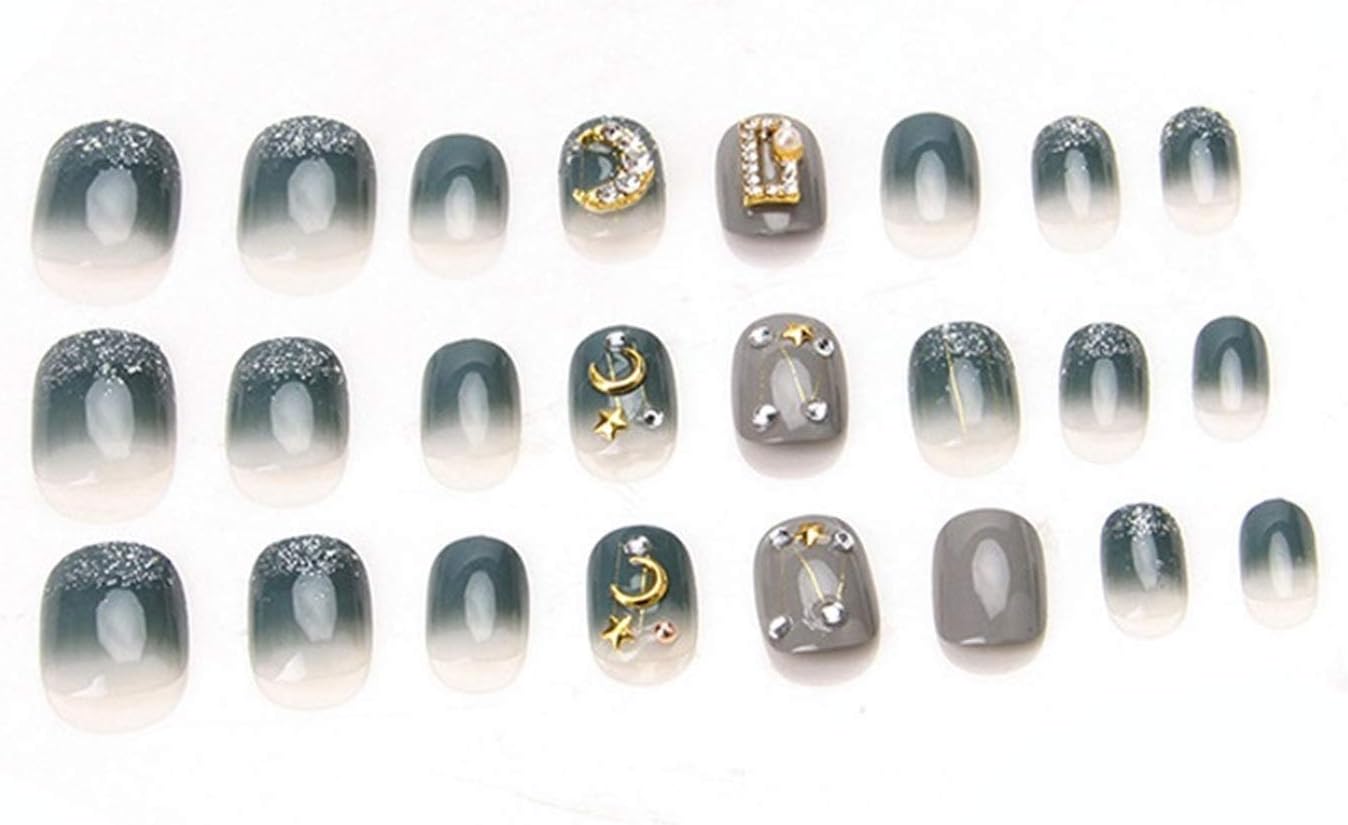 Amazon Co Jp ネイルチップ 24個 箱入りの短い丸い偽の爪が仕上げられた爪のパッチ人気のかわいいライトグレーと青いフラッシュパウダースタームーンネイルのヒント ホーム キッチン