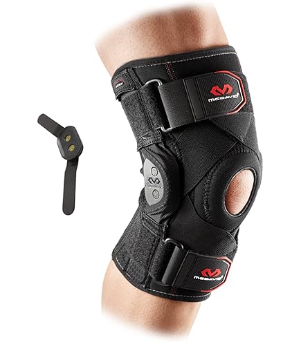 thumbnail image 2 of MUELLER Pro Level Hinged Knee Brace - Maximum Support For Weak Or Injured Knees With Medial/Lateral Stability 2 of 5