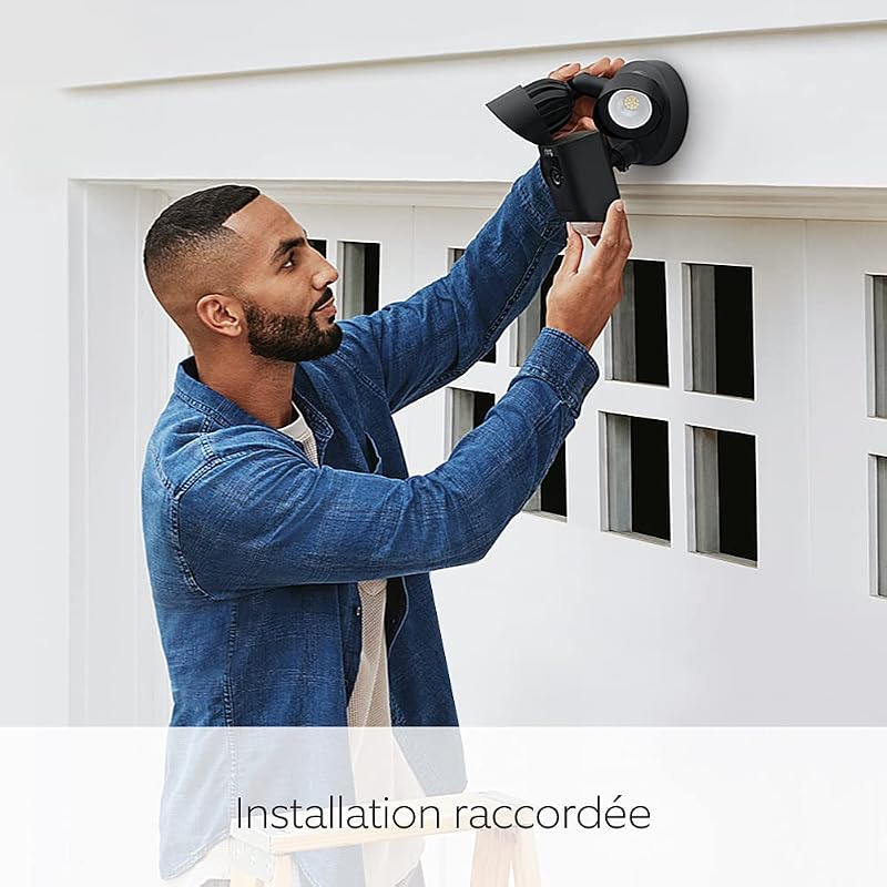 Caméra Floodlight Plus filaire (Floodlight Cam Wired Plus)| Caméra de surveillance extérieure wifi, vidéo HD, projecteurs LED, sirène, fonctionne avec Alexa | Essai Ring Home gratuit 30 j.