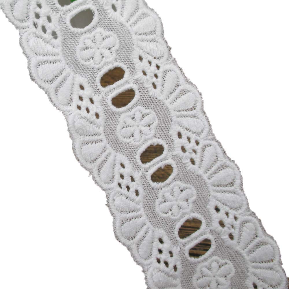 Best White Eyelet Table Runner