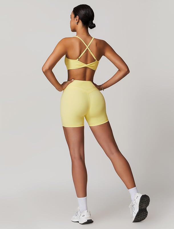 Sport Set Damen für Fitness: Gym Set 2 teilig mit V-Ausschnitt Twist zurück BH und Leggings kurz - Sommer Sportkleidung für Yoga, Pilates und Workout gelb S