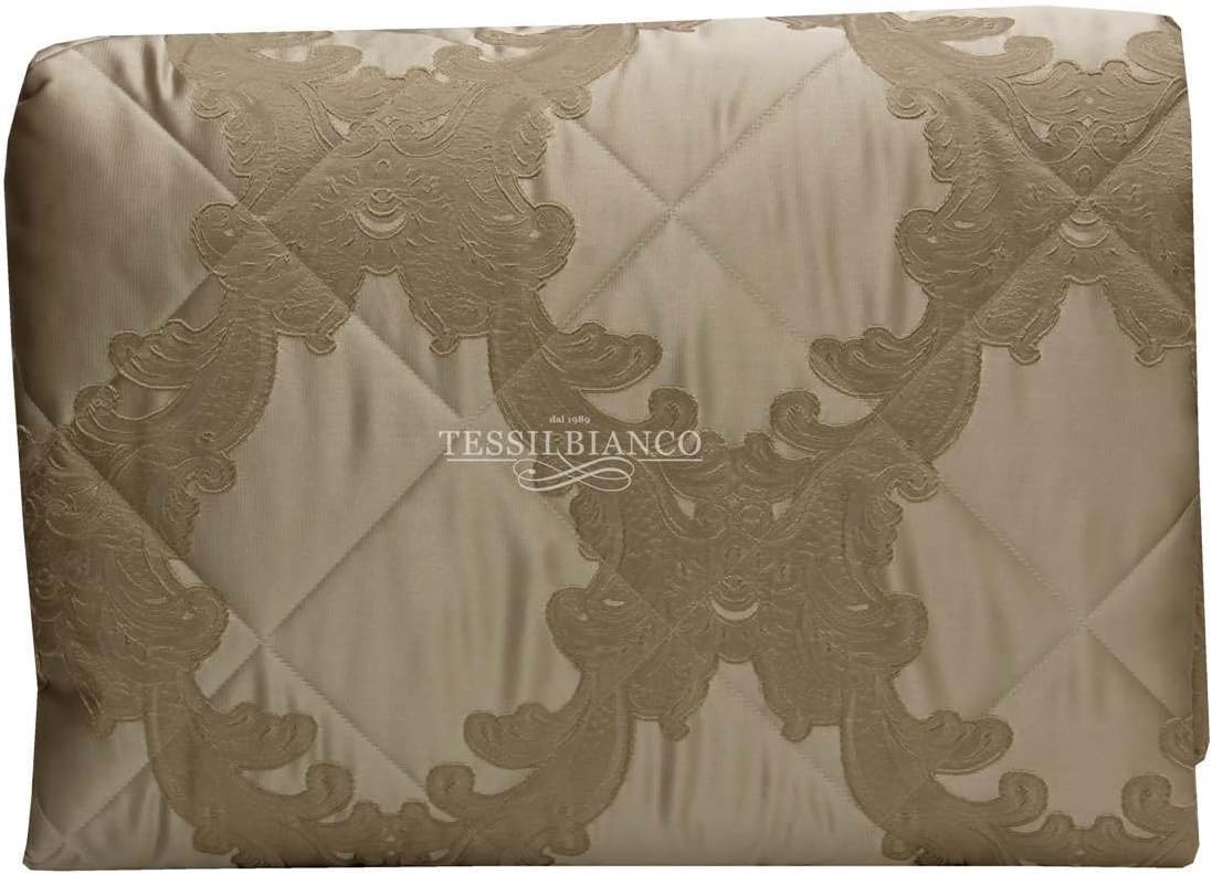 Periwinkle Double Quilted Bedspread, Classic Battle Mink
