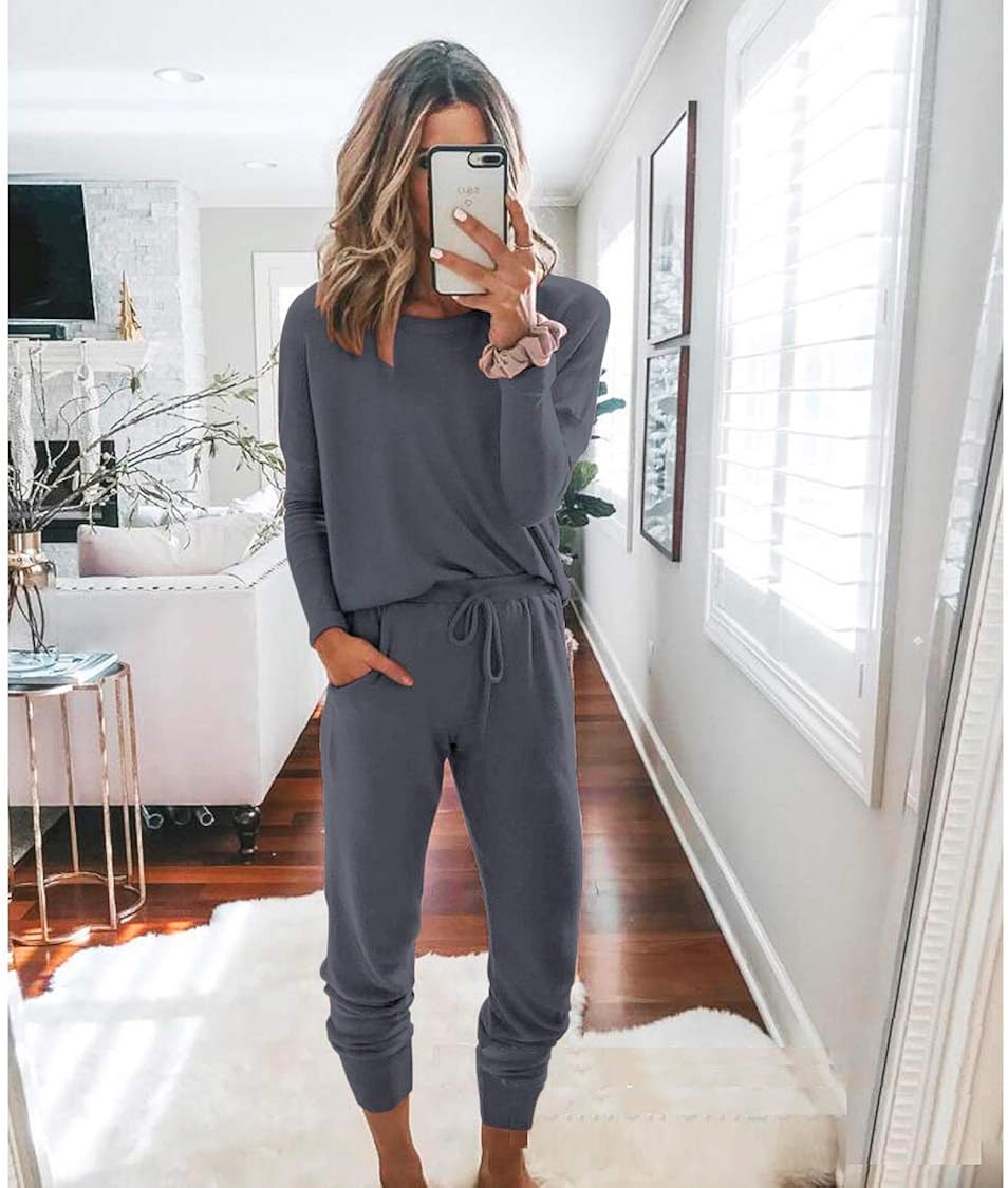 PRETTYGARDEN Women’s Solid Color Two Piece Outfit Long Sleeve Crewneck Pullover Tops And Long Pants Sweatsuits Tracksuits at  Women’s Clothing store