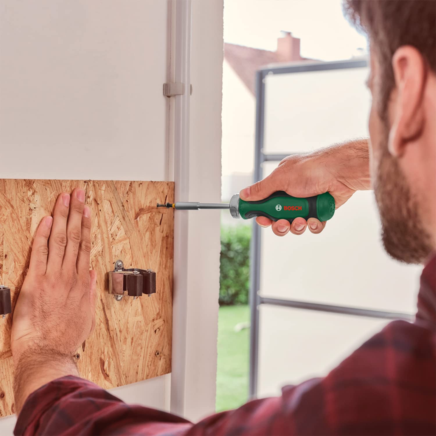 Bosch Ratschenschraubendreher mit Bit Magazin, 12-teilig (Ratschenschraubendreher mit hohem Drehmoment; 12 Bits im integrierten Bitmagazin enthalten; magnetischer Bithalter) - Amazon Edition 5