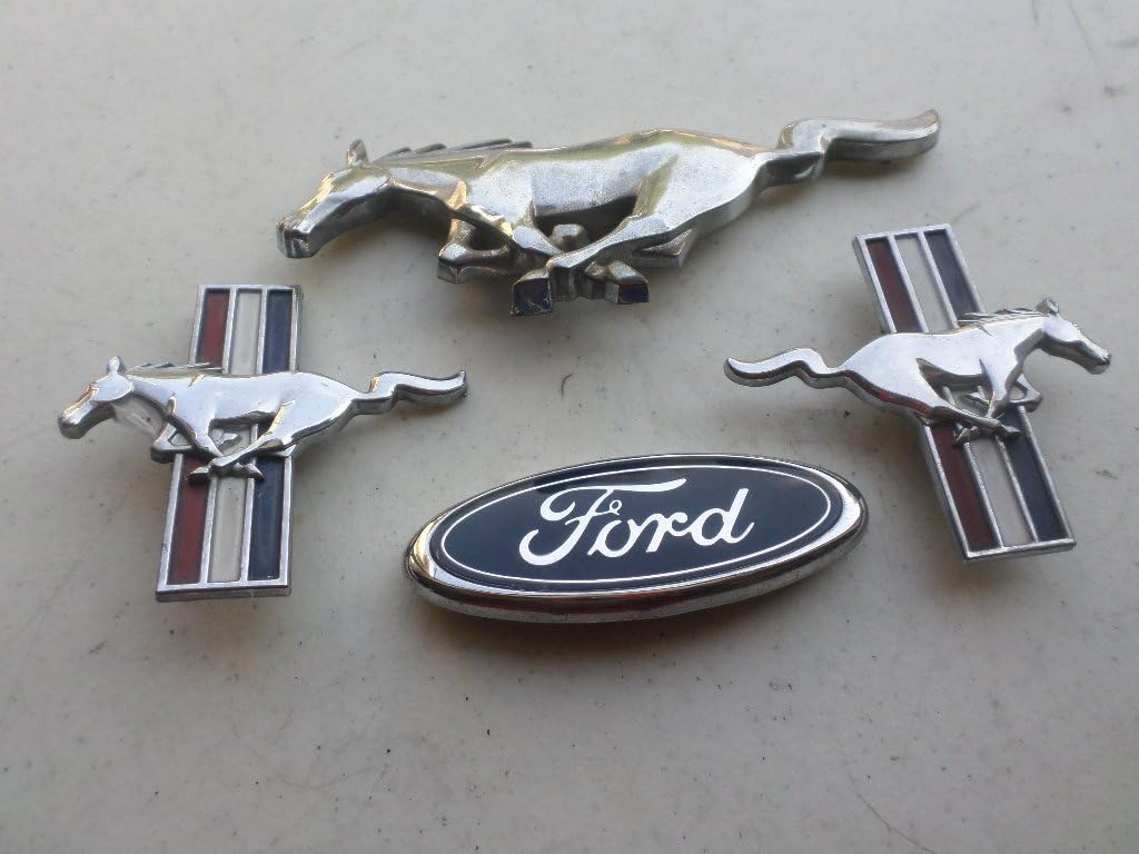 Amazon 94 04フォードマスタングrunning Ponyフードグリルエンブレムxr33 8 24 サイドドアロゴc5zz Dリフトゲートバッジ85zb シンボルデカールセット エンブレム 車 バイク