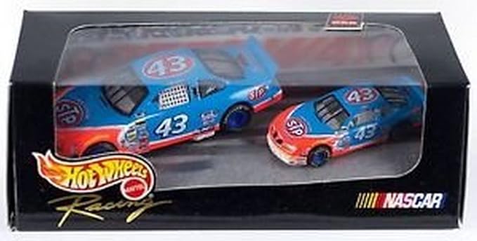 hot wheels 2 car race track