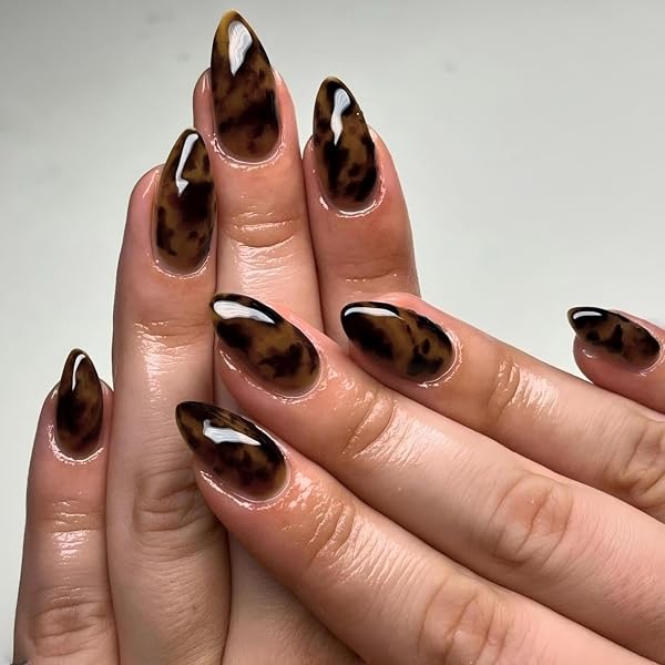 Nails.INC Falsche Nägel 'Going Dotty' – 24 Stück Mit Punktdruck, Mandelform, Inklusive Nagelkleber