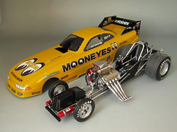 Amazon Co Jp アメリカレベル 124 ムーンアイズ ファニーカー 完成品 V Optでおなじみ日本人初のnhraドラッグレースチャンピオン岡崎ケンジのマシン ホビー