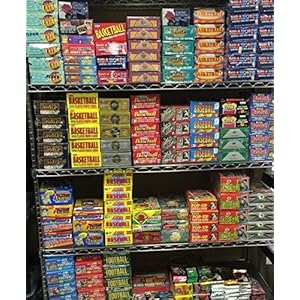 GREAT LOT OF OLD UNOPENED FOOTBALL CARDS IN PACKS From the Early 90’s. Look for Hall-of-famers Such As Marino, Aikman…