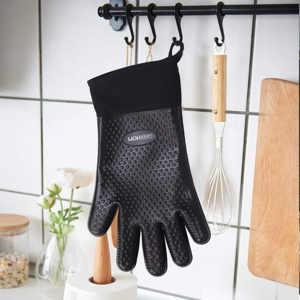 GEEKHOM Grilling Gloves, Heat Resistant Gloves BBQ Kitchen Silicone Oven Mitts, Long Waterproof Non-Slip Potholder for Barbecue, Cooking, Baking (Black) : Garden & Outdoor