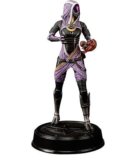 Amazon.com: Square Enix Mass Effect 3: Play Arts Kai: Ashley