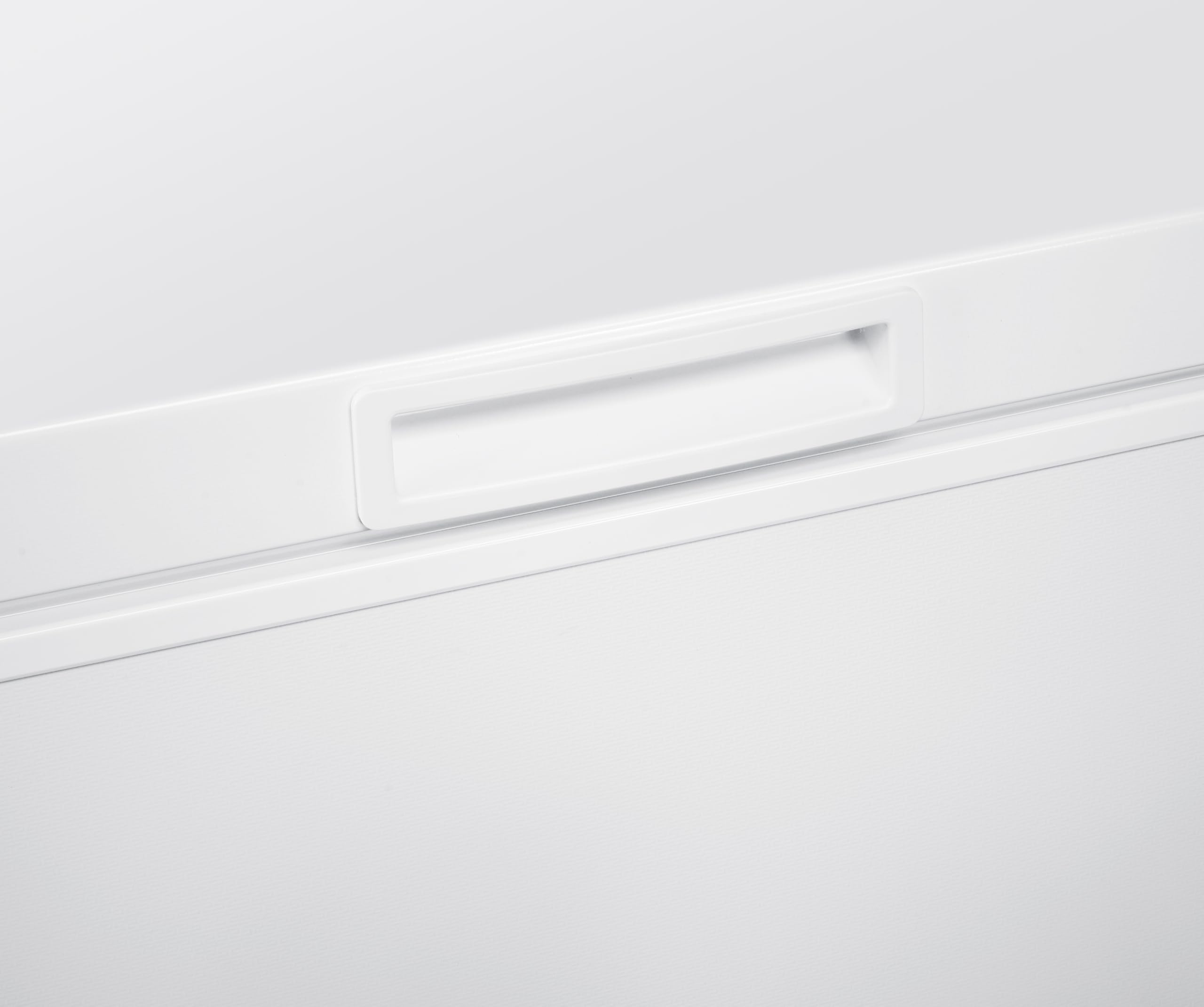 Beko CF316EWN Gefriertruhe, Kühltruhe, 308 l Nutzvolumen, 1 Gefriergutkorb, Temperaturalarm, Transportrollen, LED-Anzeigesystem, 40 db(A), in unbeheizten Räumen nutzbar, Weiß 6