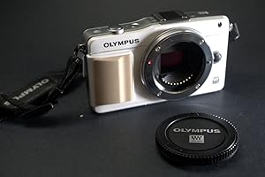 Olympus E-PM2 Interchangeable Lens Digital Camera, White (Body Only) (Old Model)