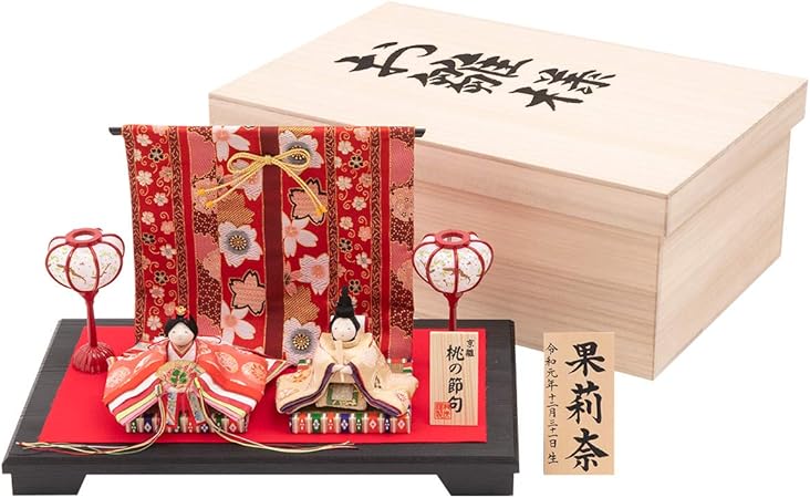 Amazon Smileまーけっと 雛人形 あかね雛飾り 桐箱セット ひな人形 お雛様 コンパクト おしゃれ 初節句 名入れ 箱書きあり 名前木札付き M 日本製 おもちゃ おもちゃ