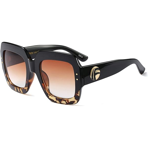 美品❗️Salvatore Ferragamo☆サングラスSF739SA Amazon.com: Salvatore Ferragamo Brown Gradient Rectangular