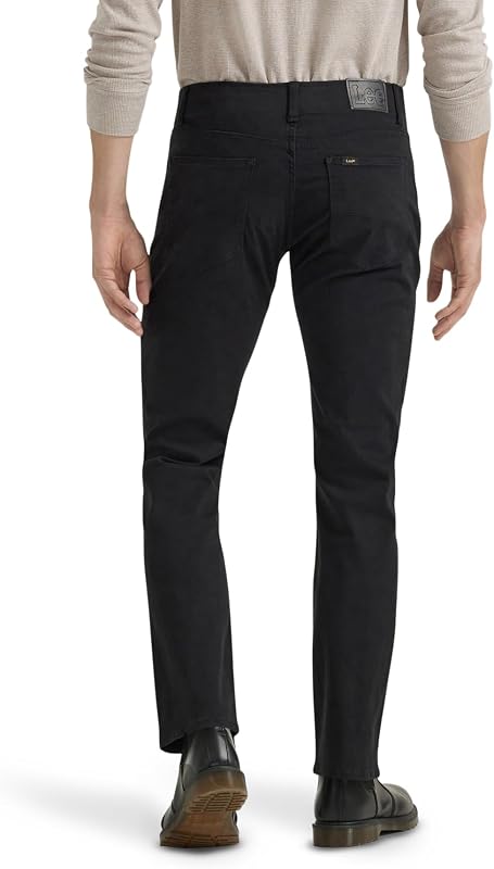 Men's Performance Series Extreme Motion Straight Fit Tapered Leg Jean, Black, 40W x 32L